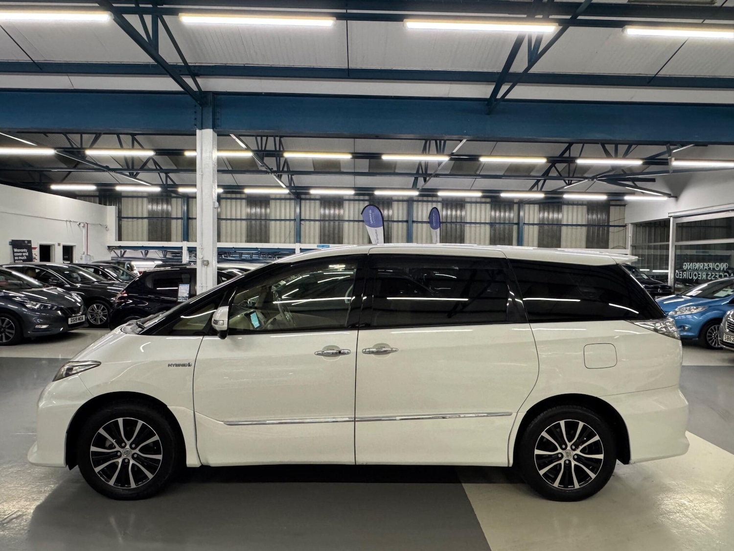 Used Toyota Estima for sale - 77364330: Photo 5