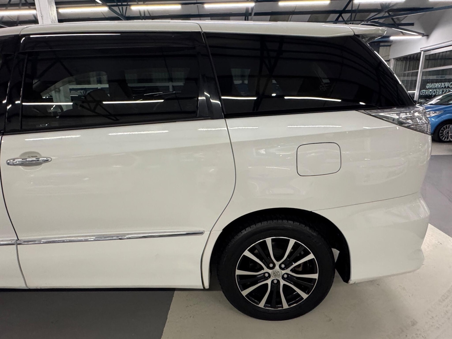 Used Toyota Estima for sale - 77364330: Photo 8