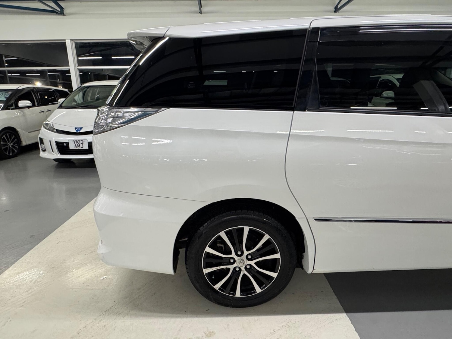 Used Toyota Estima for sale - 77364330: Photo 9