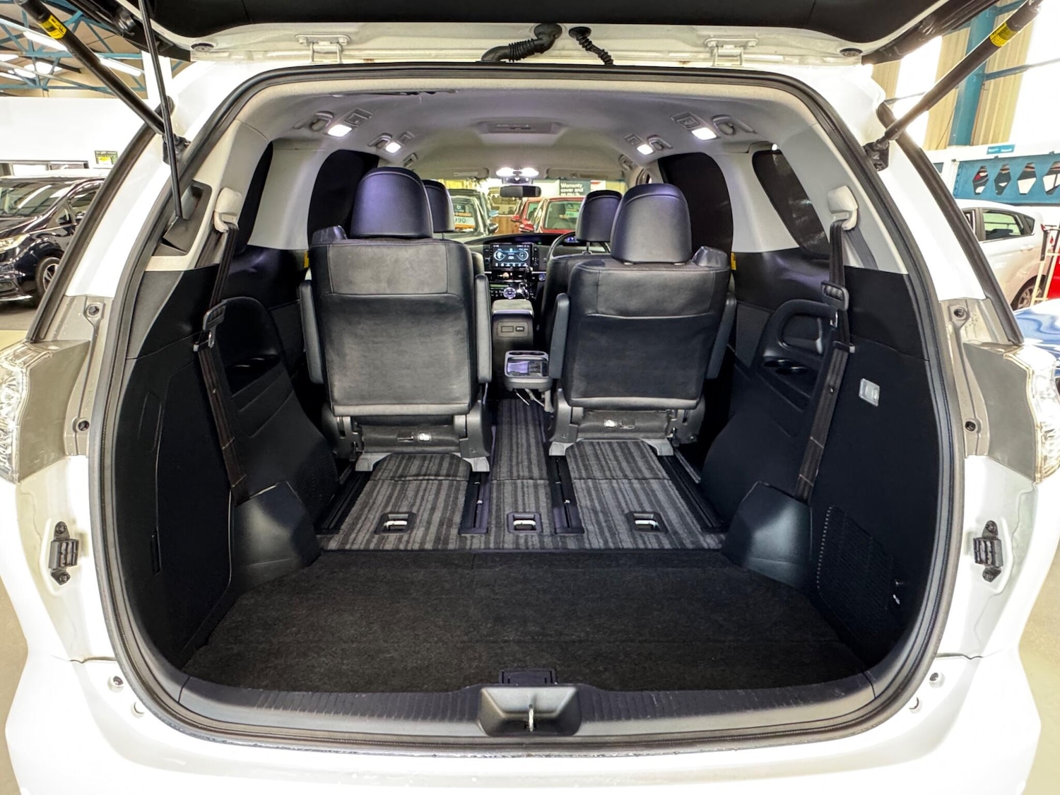 Used Toyota Estima for sale - 77364323: Photo 17