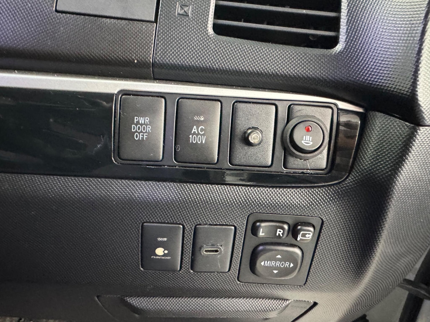 Used Toyota Estima for sale - 77364323: Photo 24