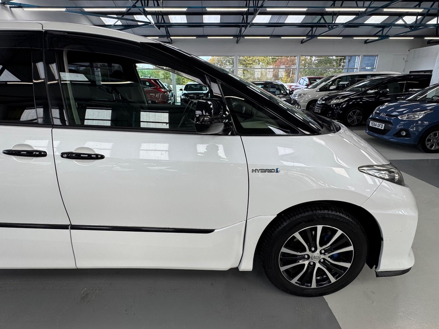 Used Toyota Estima for sale - 77364323: Photo 9