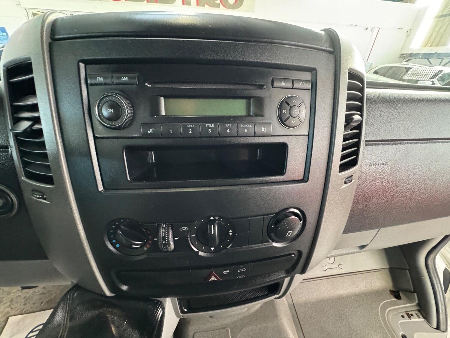 Used Volkswagen Crafter for sale - 77364292: Photo 24