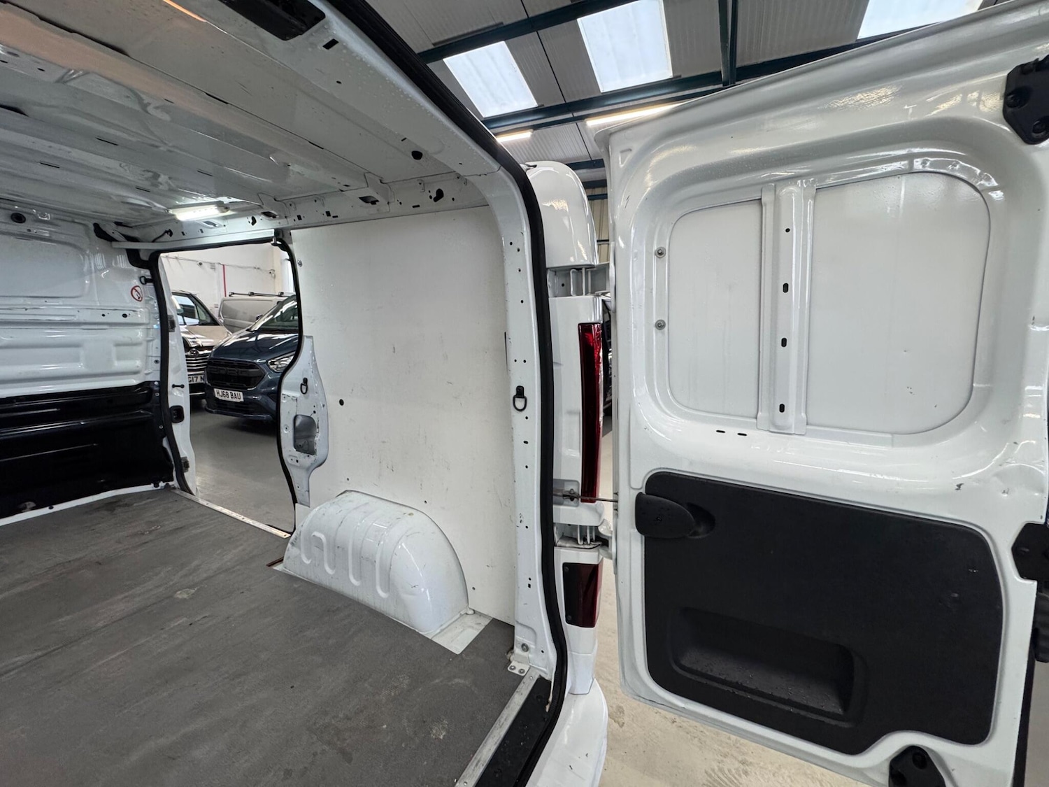 Used Vauxhall Vivaro 2016 for sale - 77376686: Photo 14