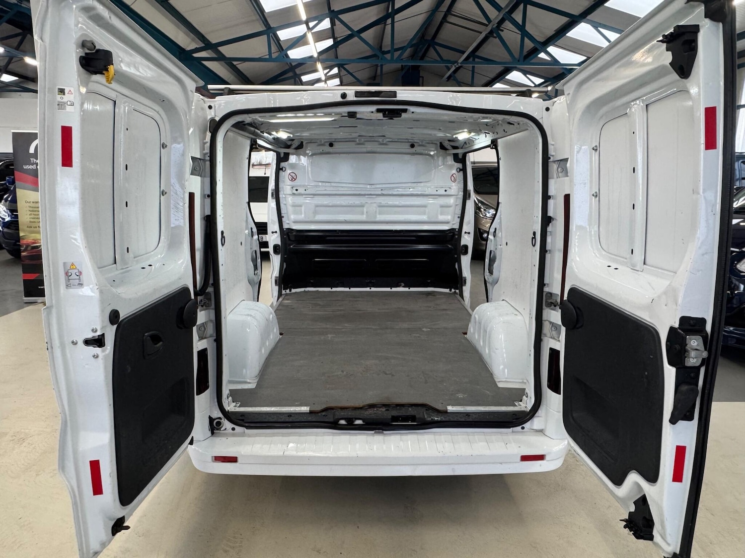 Used Vauxhall Vivaro 2016 for sale - 77376686: Photo 17