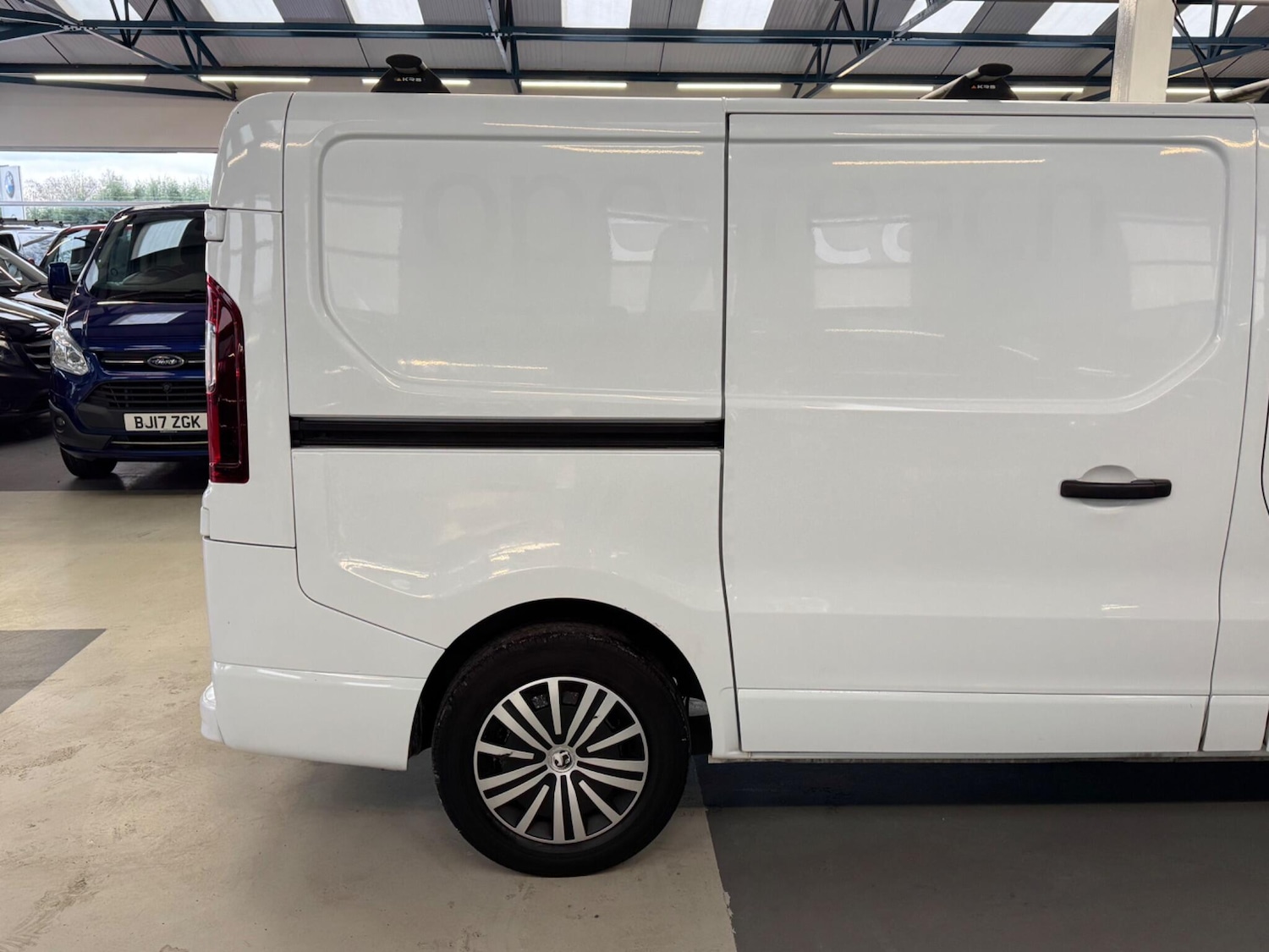 Used Vauxhall Vivaro 2016 for sale - 77376686: Photo 5