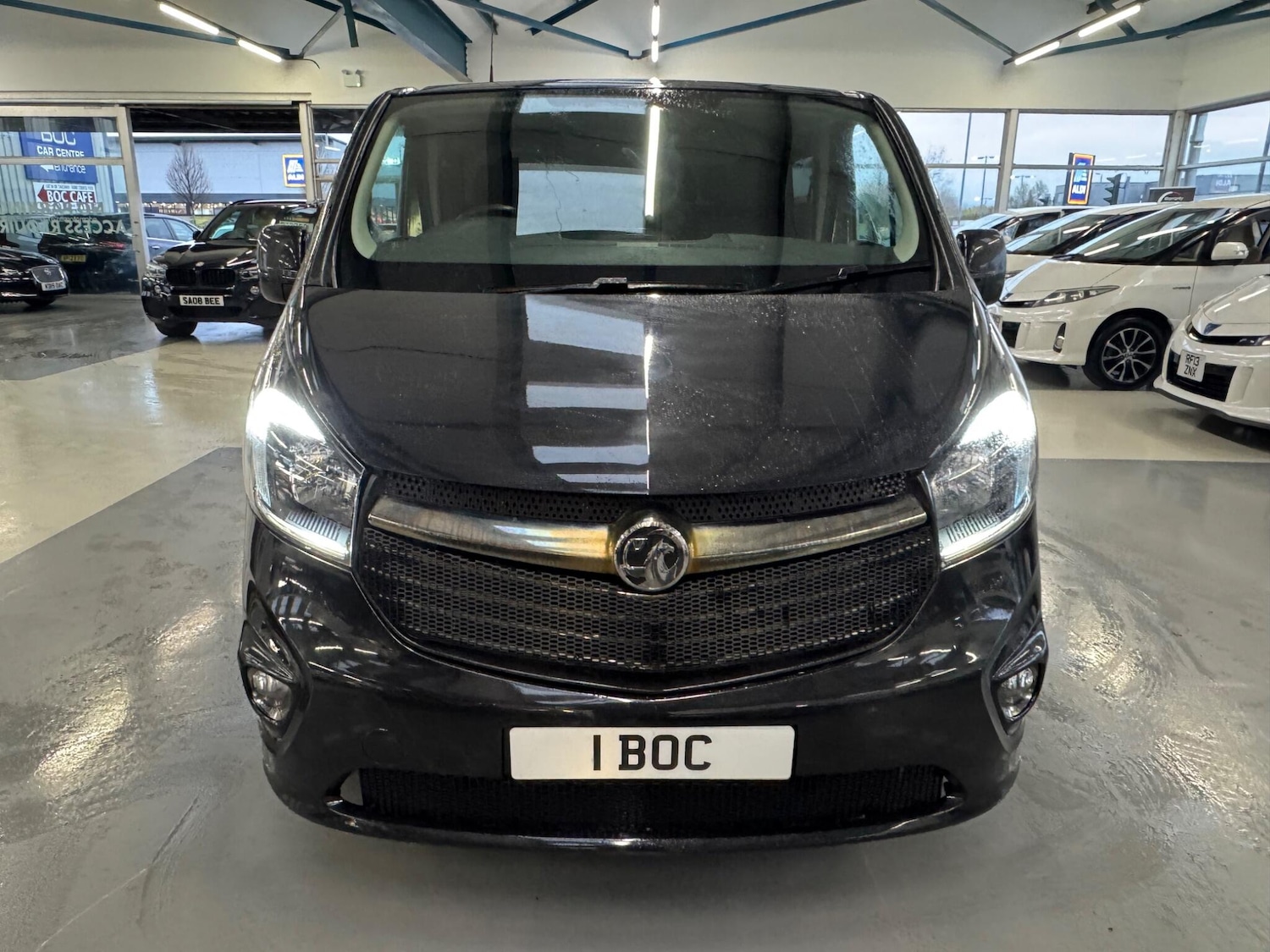 Used Vauxhall Vivaro 2017 for sale - 77564999: Photo 2