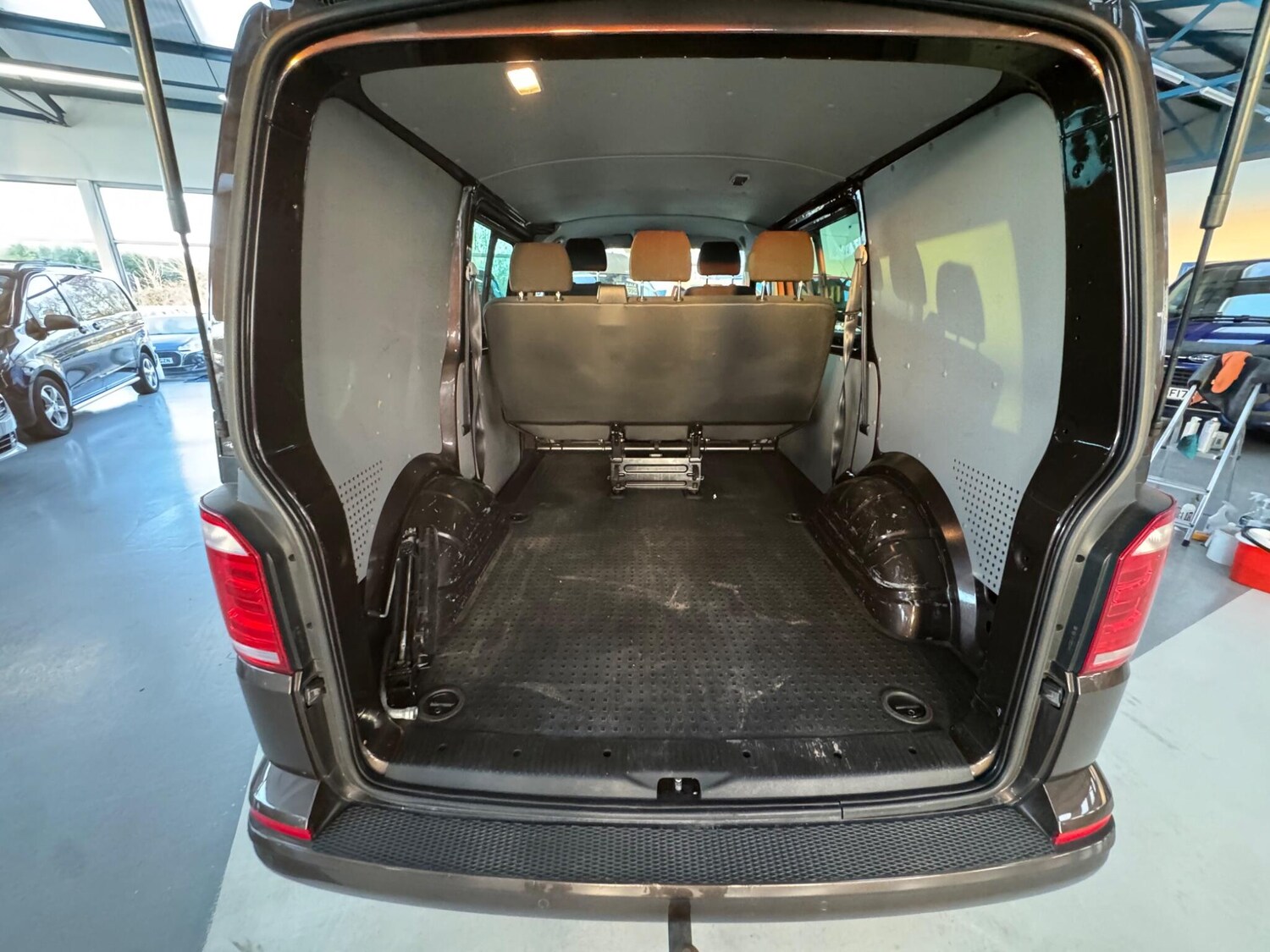 Used Volkswagen Transporter 2019 for sale - 77957968: Photo 7