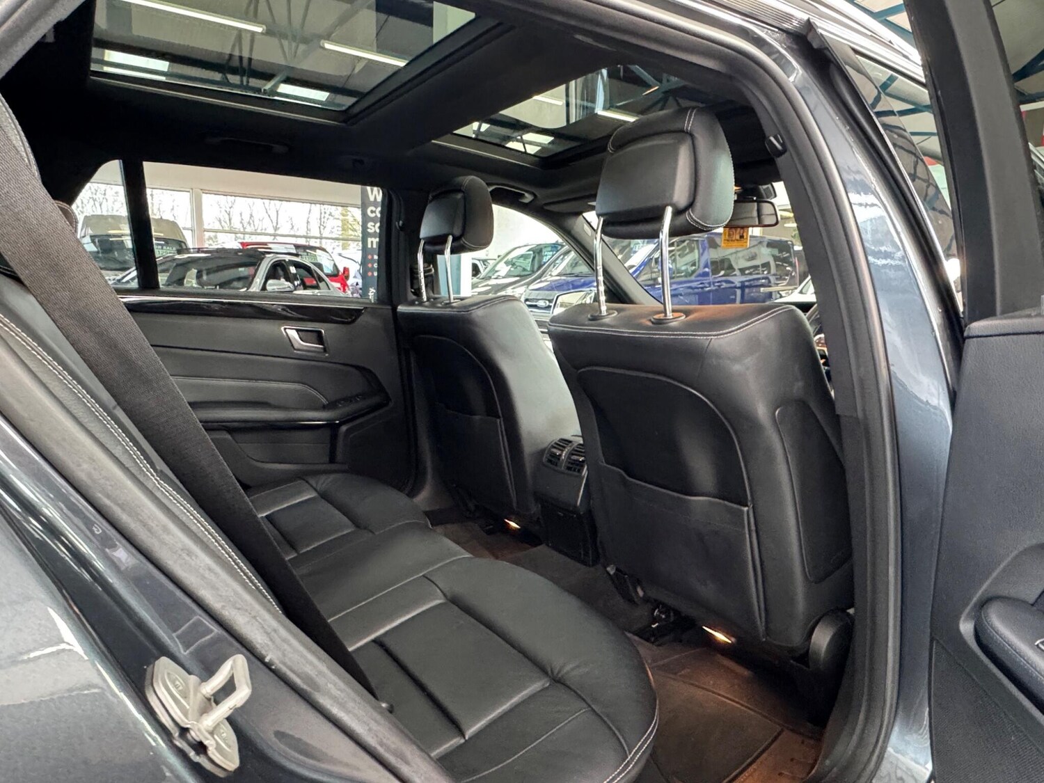 Used Mercedes-Benz E Class for sale - 77587229: Photo 11