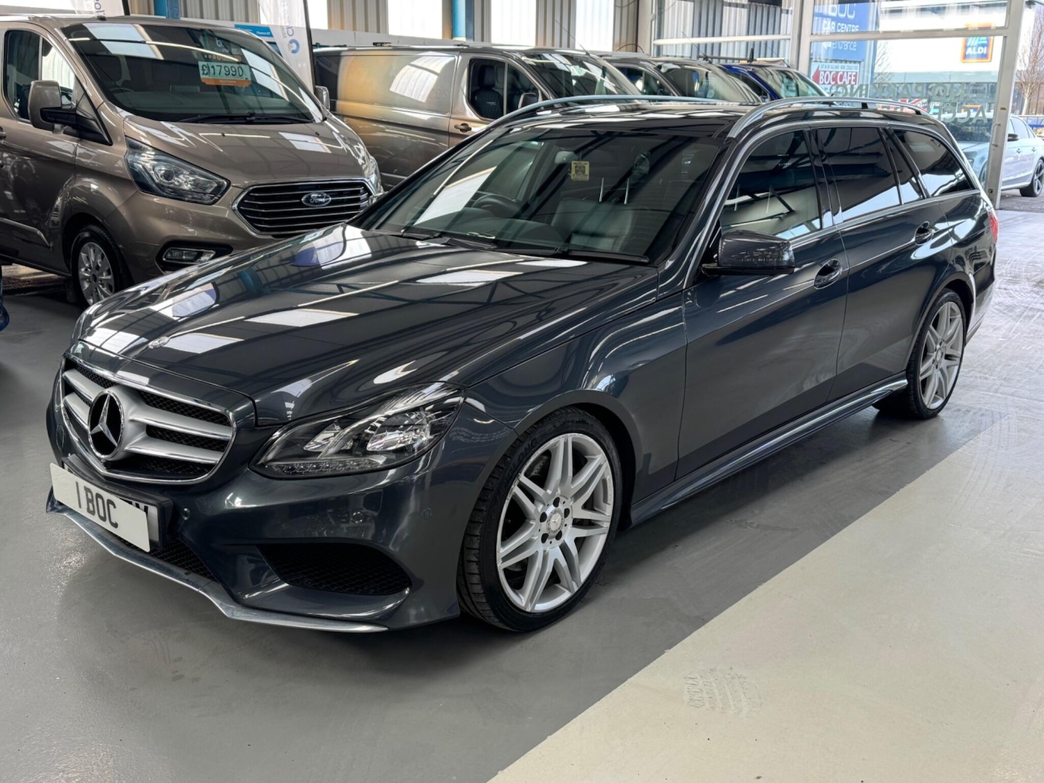 Used Mercedes-Benz E Class for sale - 77587229: Photo 3
