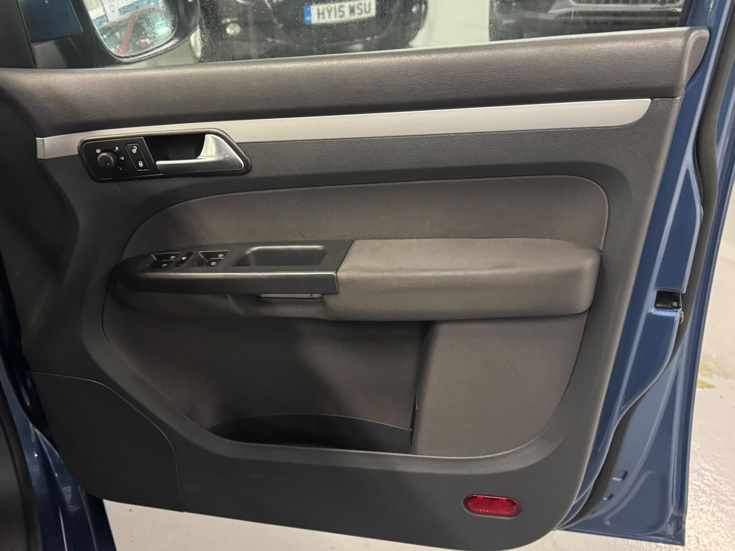 Used Volkswagen Touran for sale - 77364315: Photo 15