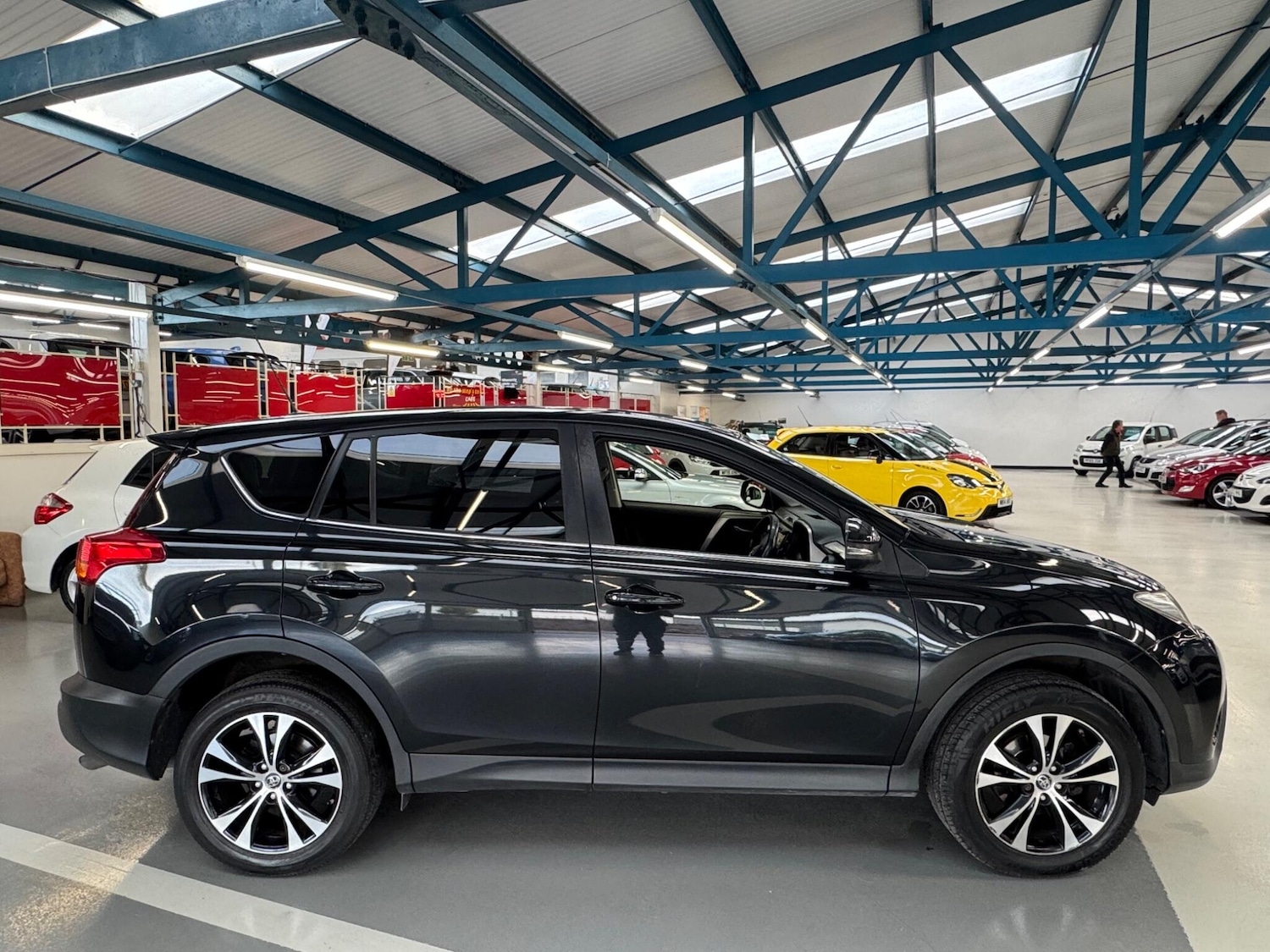 Used Toyota RAV4 2014 for sale - 77364356: Photo 3