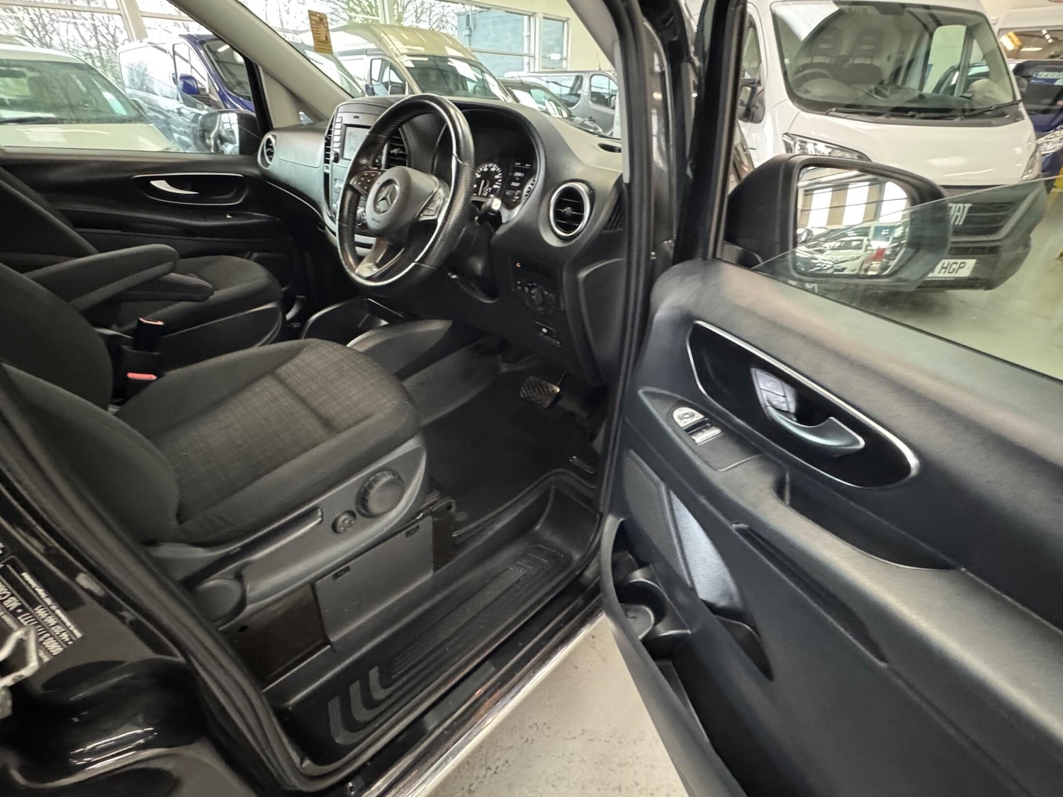 Used Mercedes-Benz Vito for sale - 77364370: Photo 21