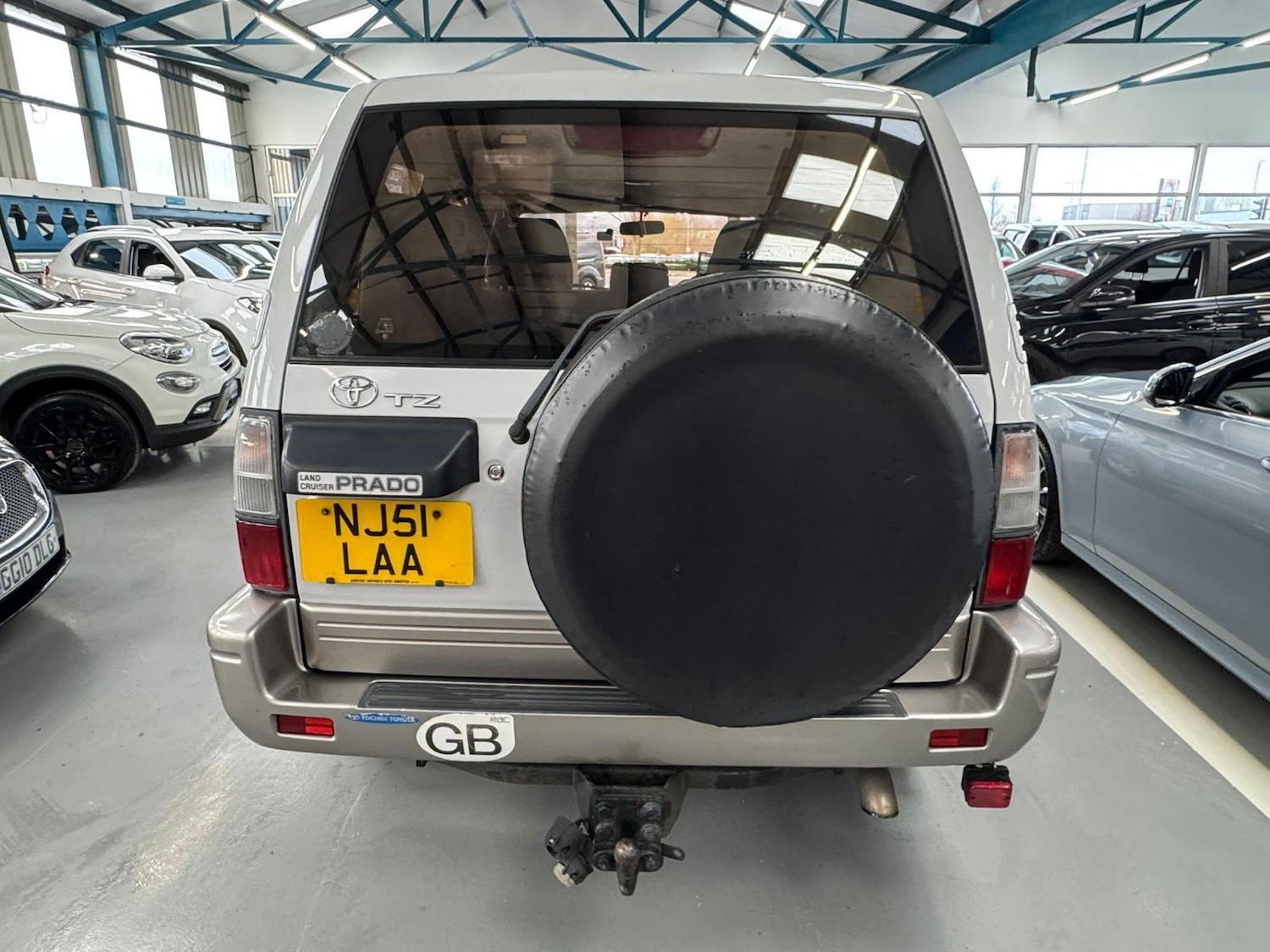 Used Toyota Land Cruiser 2005 for sale - 77573870: Photo 10