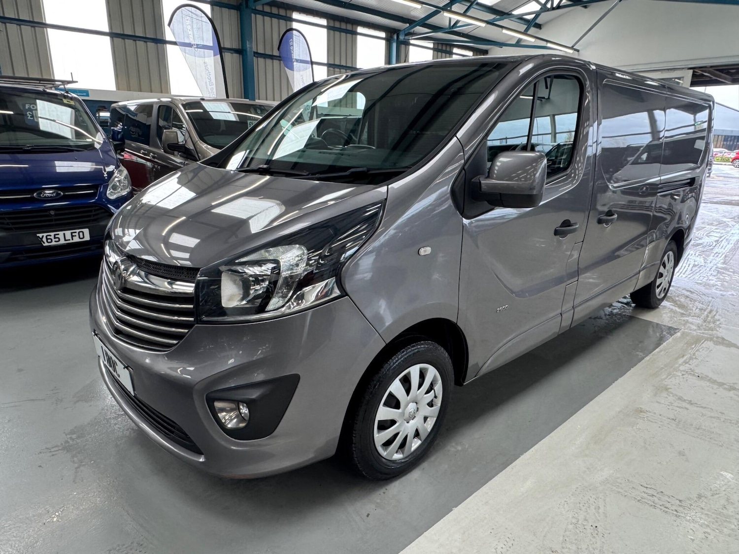 Used Vauxhall Vivaro 2015 for sale - 78006617: Photo 4