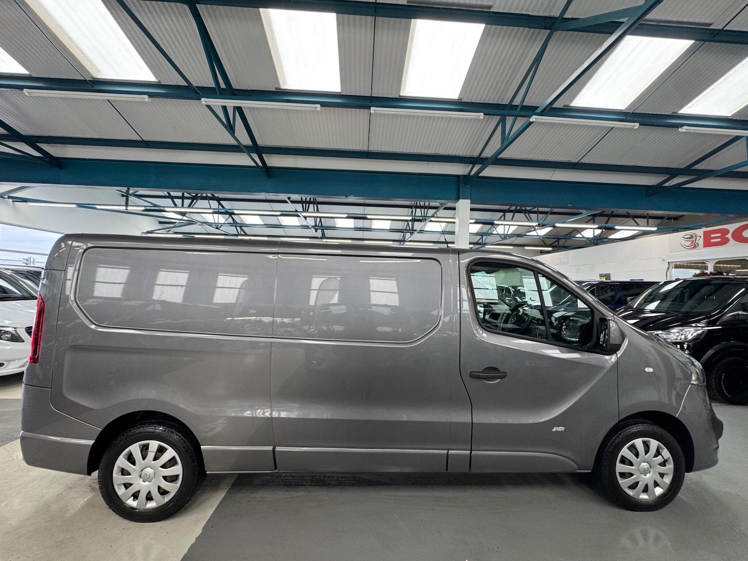 Used Vauxhall Vivaro 2015 for sale - 78006617: Photo 5
