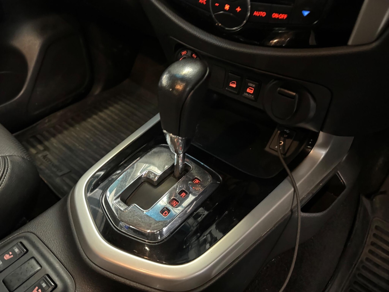 Used Nissan Navara 2017 for sale - 77364364: Photo 12