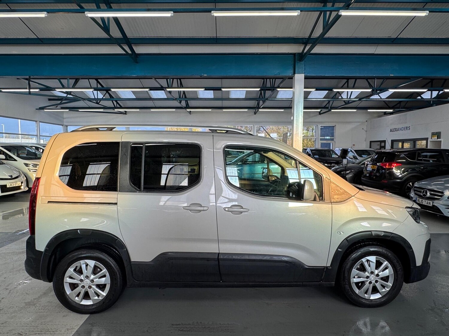 Used Peugeot Rifter for sale - 77364334: Photo 6