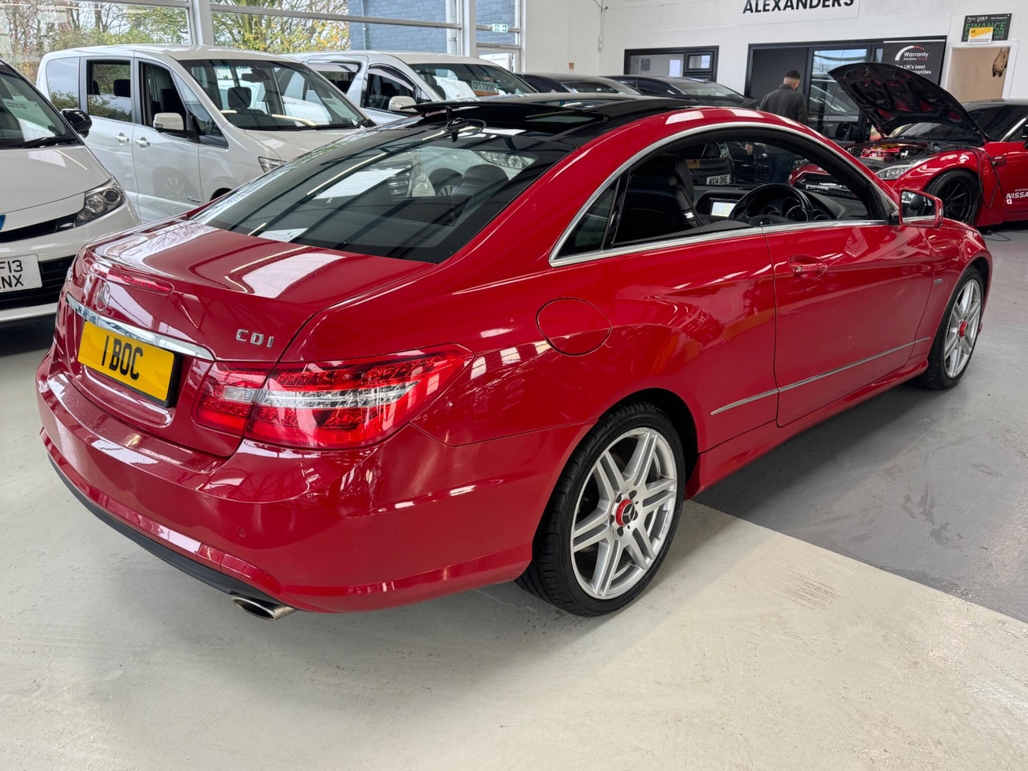 Used Mercedes-Benz E Class 2010 for sale - 77598148: Photo 3