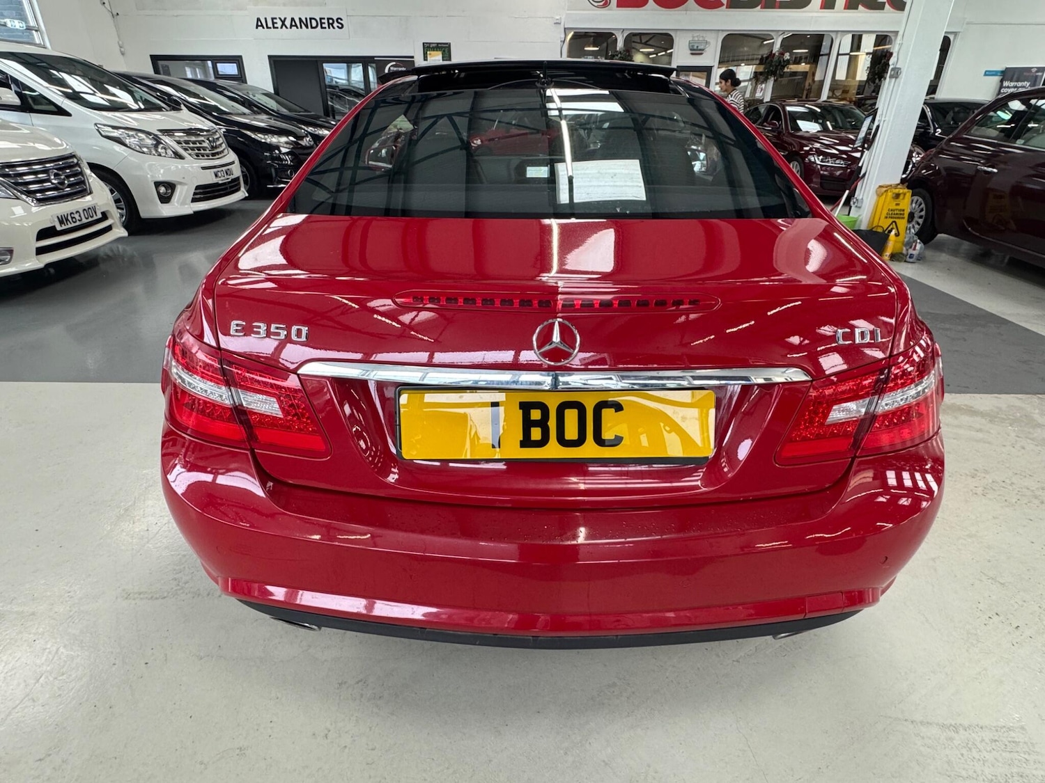 Used Mercedes-Benz E Class 2010 for sale - 77598148: Photo 4