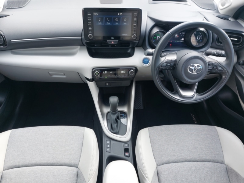 Used Toyota Yaris 2022 for sale - 76727037: Photo 2