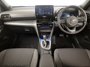 Used Toyota Yaris Cross 2023 for sale - 77353190: Photo