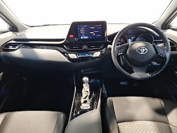 Used Toyota C-HR 2023 for sale - 77876454: Photo