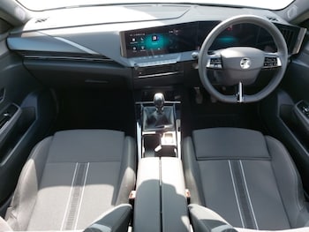 Used Vauxhall Astra 2025 for sale - 76952137: Photo