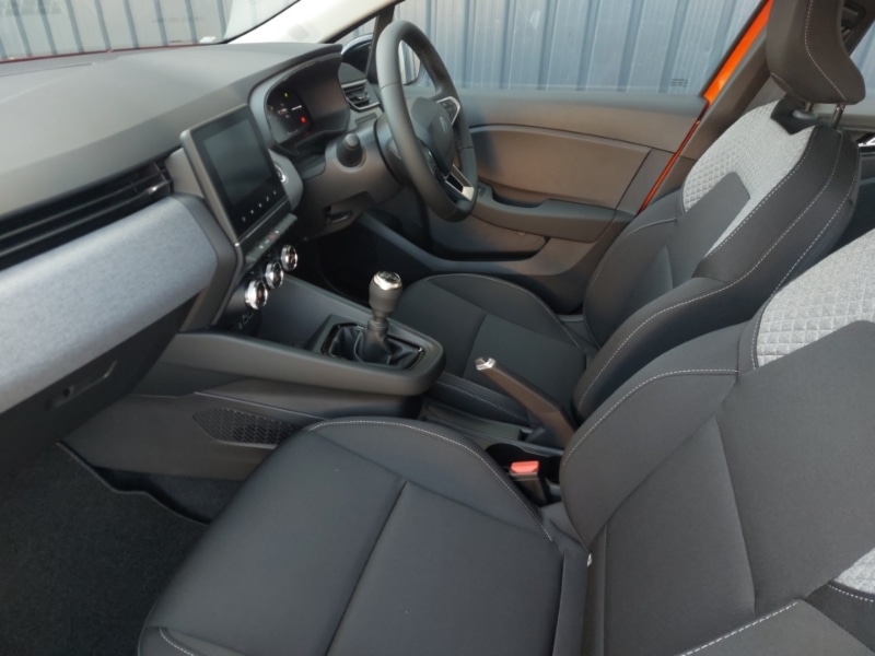 Used Renault Clio 2025 for sale - 76925377: Photo 5