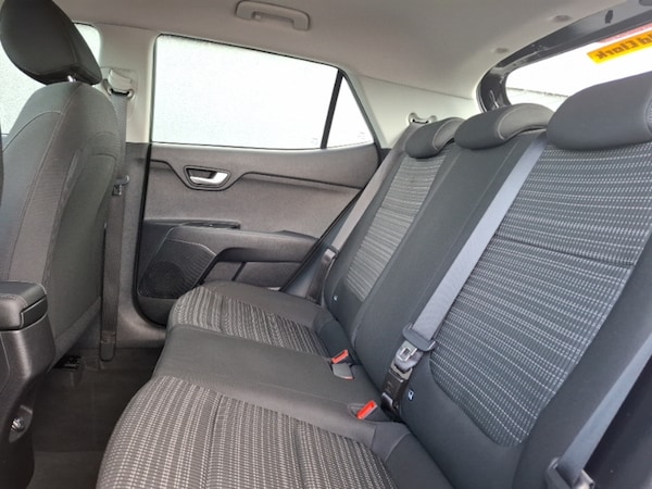Used Kia Stonic 2023 for sale - 76252094: Photo 6