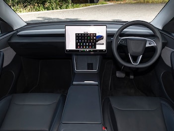 Used Tesla Model Y 2025 for sale - 79460918: Photo