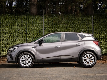 Used Renault Captur 2021 for sale - 79505291: Photo