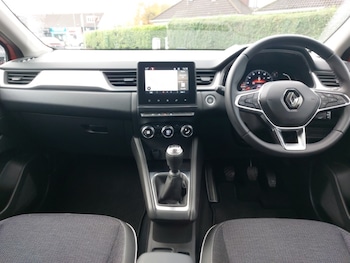 Used Renault Captur 2024 for sale - 76970793: Photo