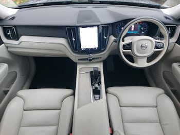 Used Volvo XC60 2022 for sale - 77560972: Photo