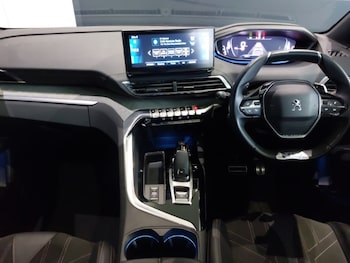 Used Peugeot 3008 2022 for sale - 76233114: Photo 2