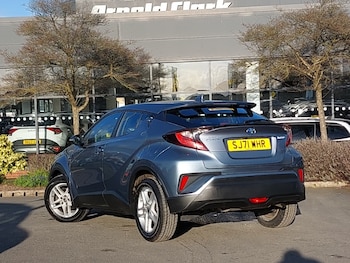 Used Toyota C-HR 2021 for sale - 77923308: Photo