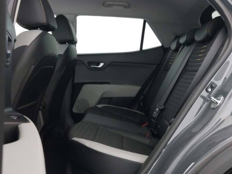 Used Kia Stonic 2023 for sale - 77767773: Photo 6