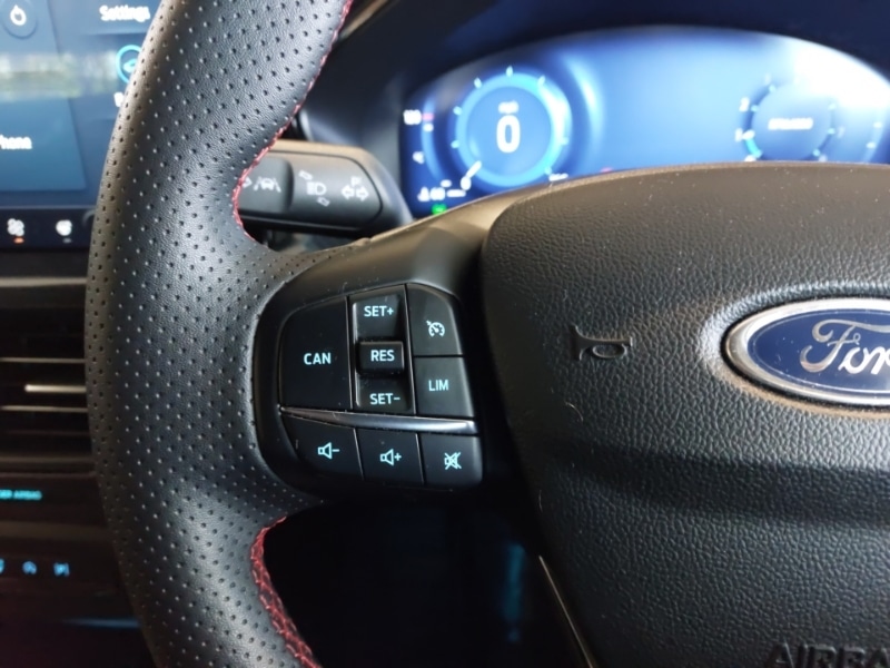 Used Ford Focus 2023 for sale - 76392667: Photo 10