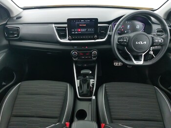 Used Kia Stonic 2024 for sale - 77253236: Photo