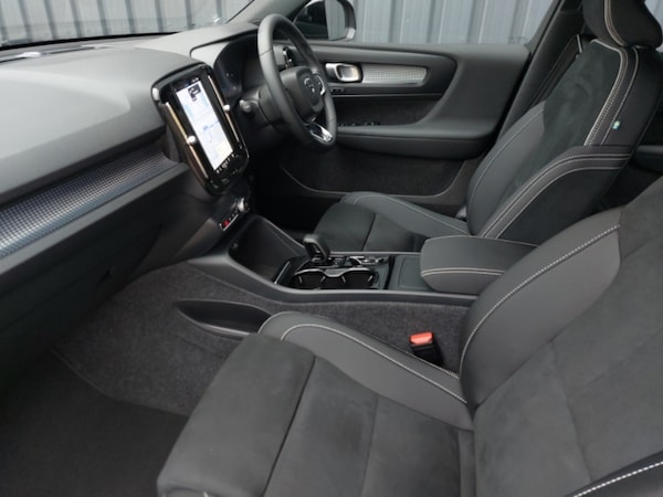Used Volvo XC40 2024 for sale - 76225648: Photo 5