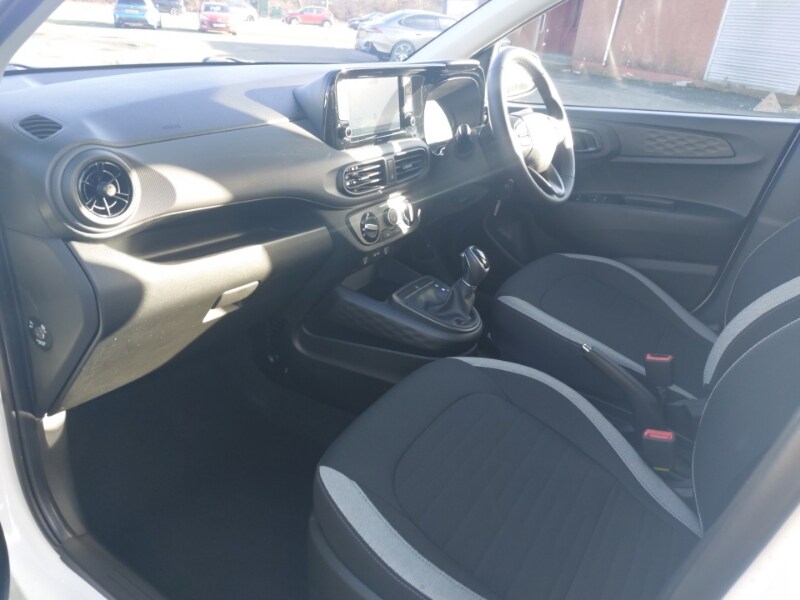 Used Hyundai i10 2024 for sale - 77949770: Photo 5