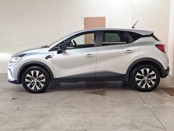 Used Renault Captur 2023 for sale - 79573081: Photo