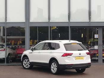 Used Volkswagen Tiguan Allspace 2023 for sale - 79367664: Photo