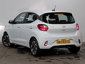 Used Hyundai i10 2023 for sale - 77482888: Photo