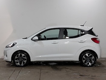 Used Hyundai i10 2023 for sale - 77482888: Photo
