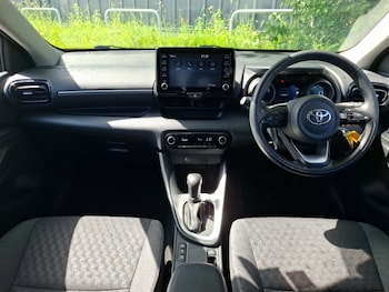 Used Toyota Yaris 2023 for sale - 78692555: Photo