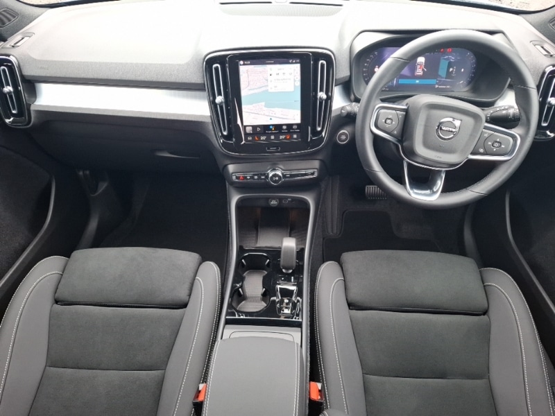 Used Volvo XC40 2026 for sale - 78032335: Photo 2