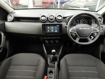 Used Dacia Duster 2024 for sale - 77876779: Photo