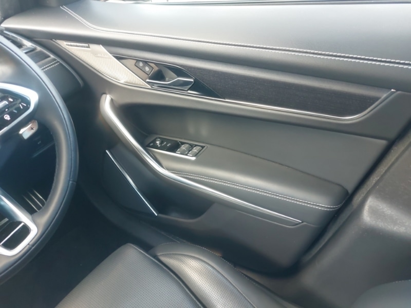 Used Jaguar F-Pace 2023 for sale - 76465863: Photo 10