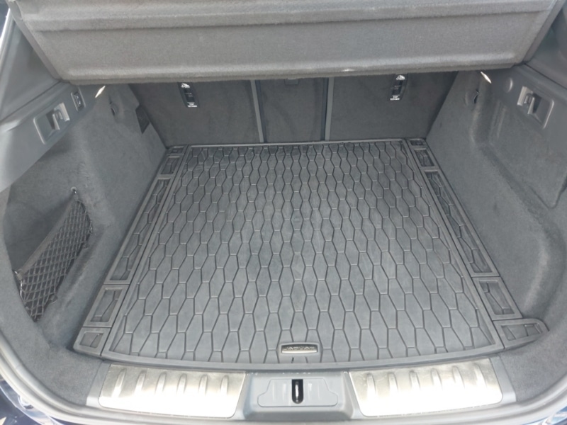 Used Jaguar F-Pace 2023 for sale - 76465863: Photo 8